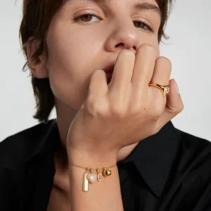 Charm Lettera C