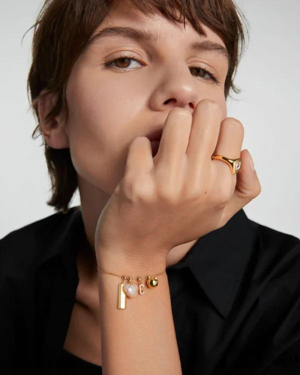Charm Lettera C