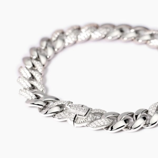 Bracciale con catena groumette e zirconi Un Gran Privilegio