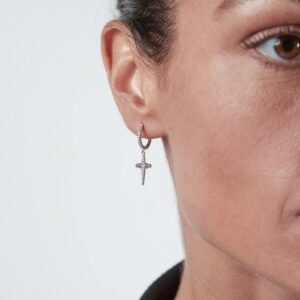 ORECCHINO SHINY DAGGER CON CROCE PENDENTE E BRILLANTI