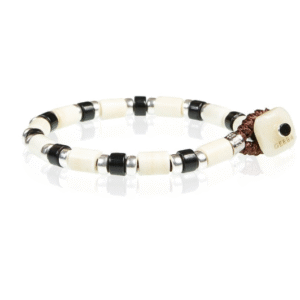 Bracciale in argento con filo cerato, pietre dure e murrine nere