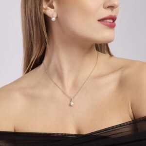 Orecchini con perle e zirconi