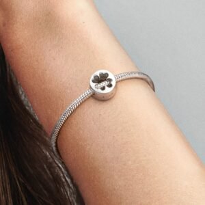 Charm Openwork Quadrifoglio