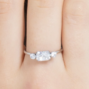 ANELLO DONNA IN ACCIAIO CON ZIRCONI BIANCHI