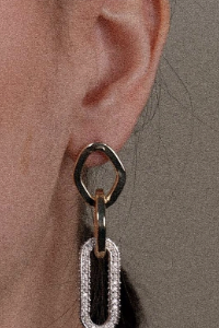 Orecchini pendenti con zirconi