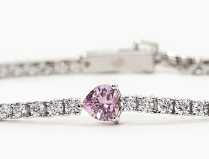 Bracciale tennis in argento con cuore in zircone